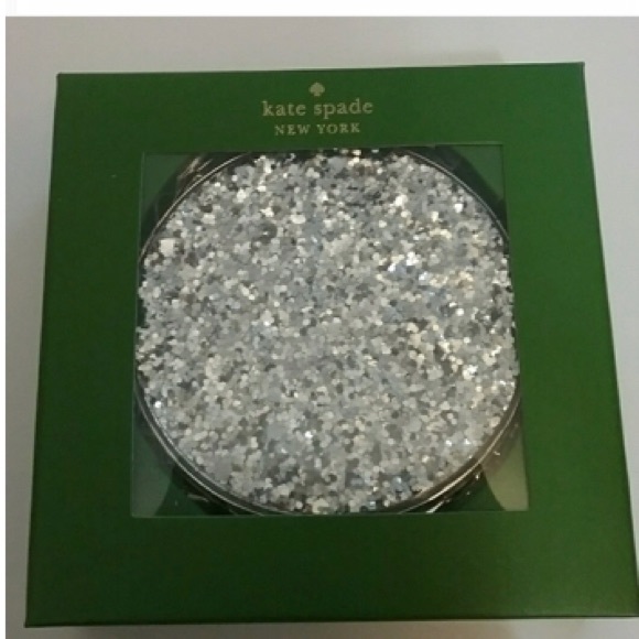 🚨SALE KSNY Simply Sparkling Compact Mirror Silver - Picture 3 of 8